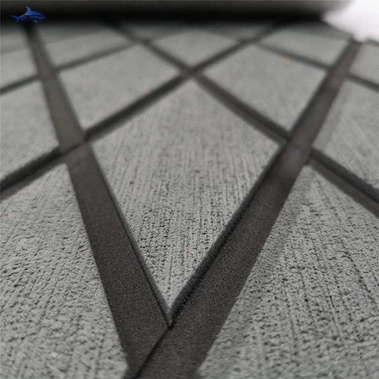 Plancher intérieur de bateau